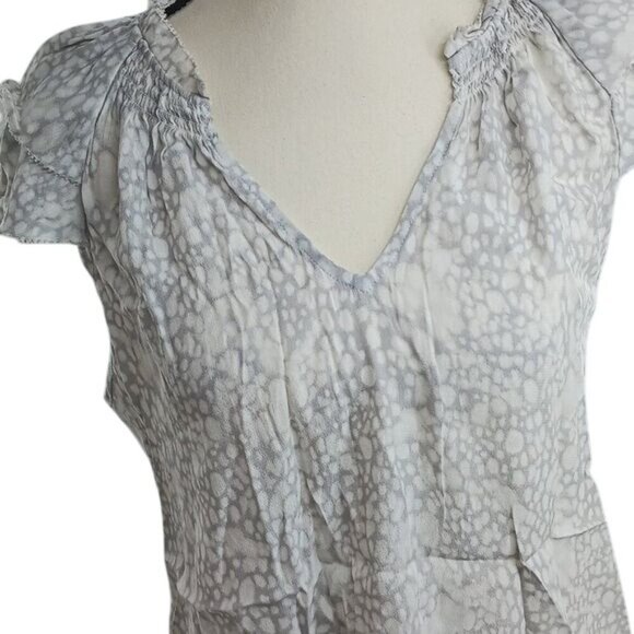 A New Day Blouse Gray Animal Print Short Flutter Sleeve V Neck Womens Size S - Picture 3 of 7